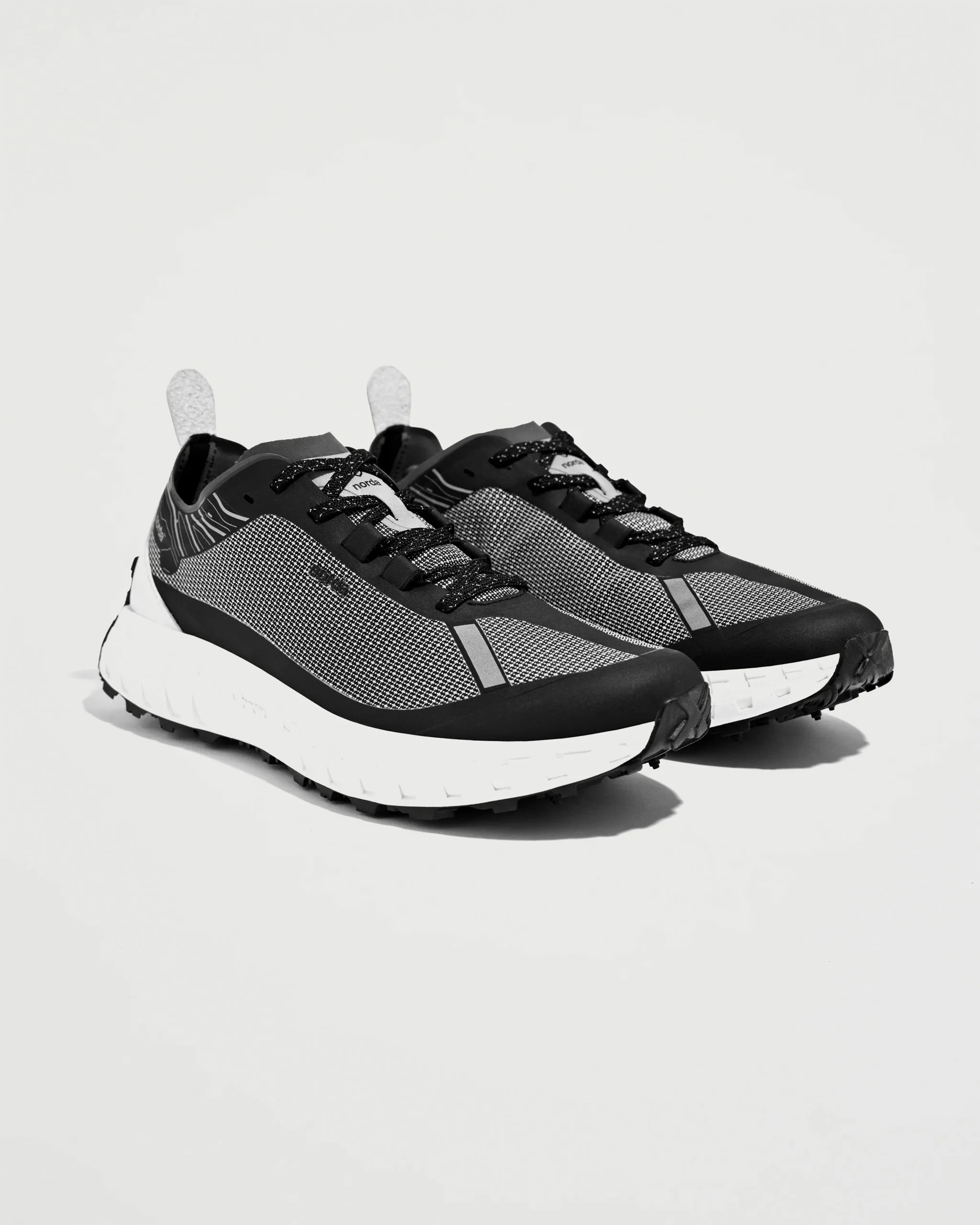 001 Black & White Woven