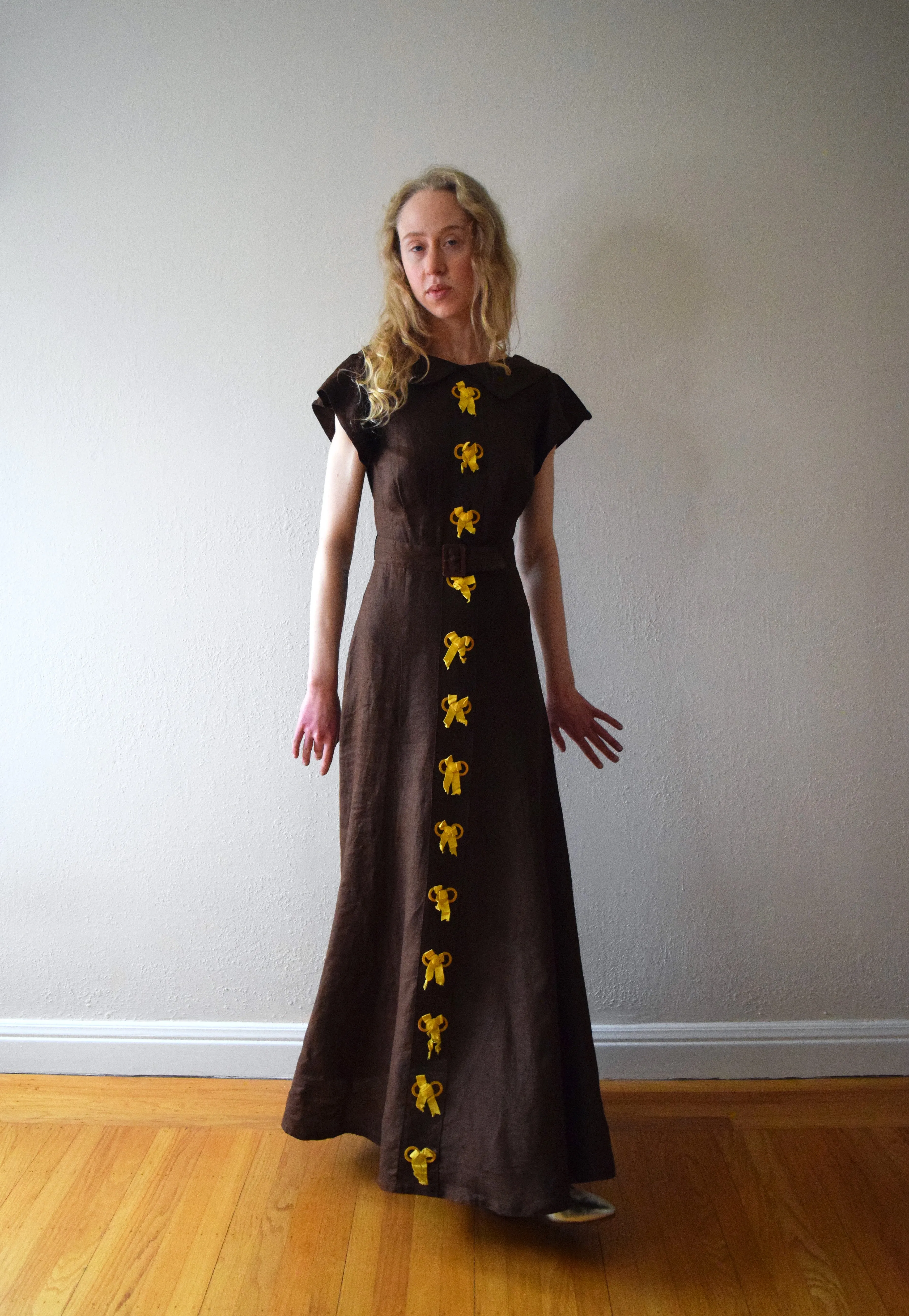 1930s linen gown . vintage 30s dress . size xs to small