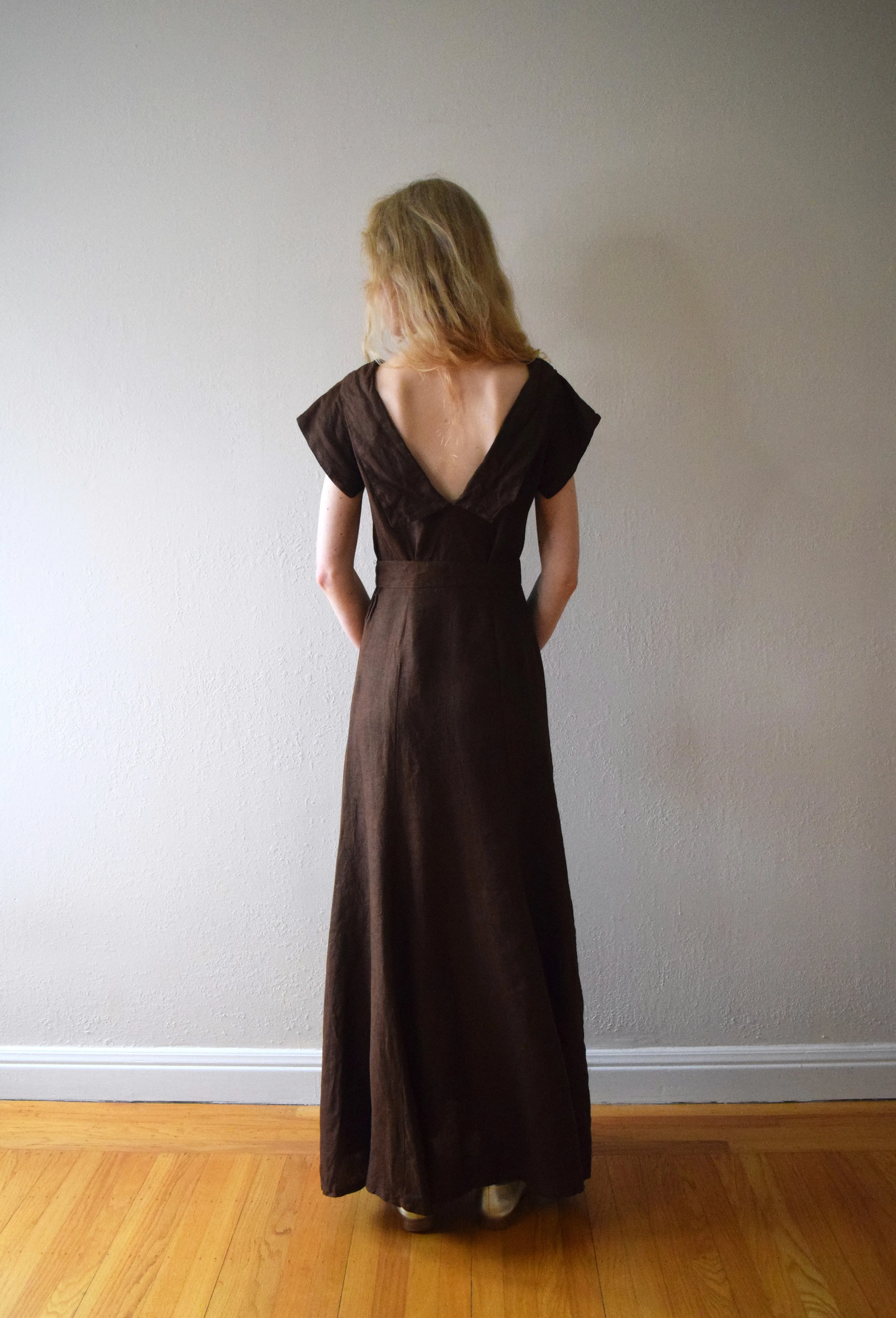 1930s linen gown . vintage 30s dress . size xs to small