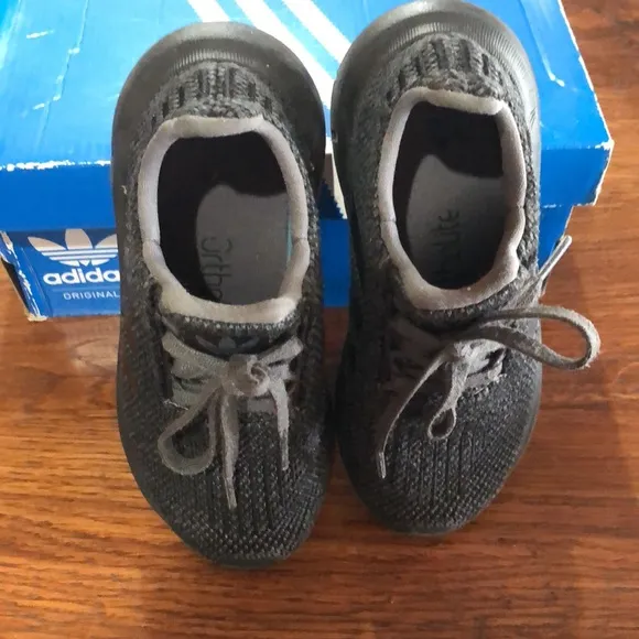 adidas Unisex-Child Swift Running Shoe