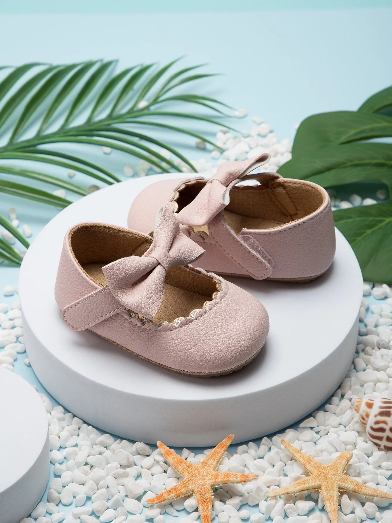 Baby Bow Decor Scallop Detail Mary Janes- FD