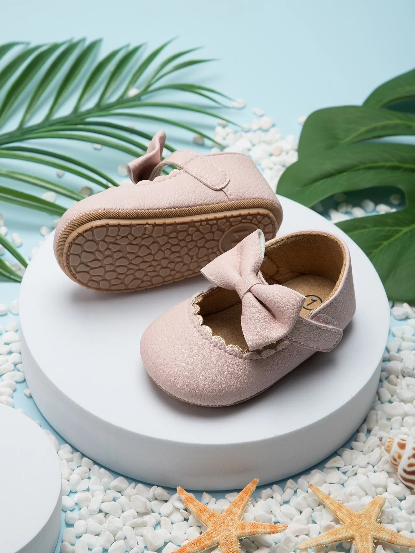 Baby Bow Decor Scallop Detail Mary Janes- FD