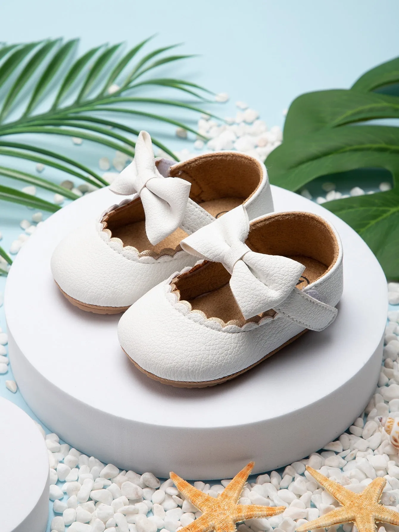 Baby Bow Decor Scallop Detail Mary Janes- FD