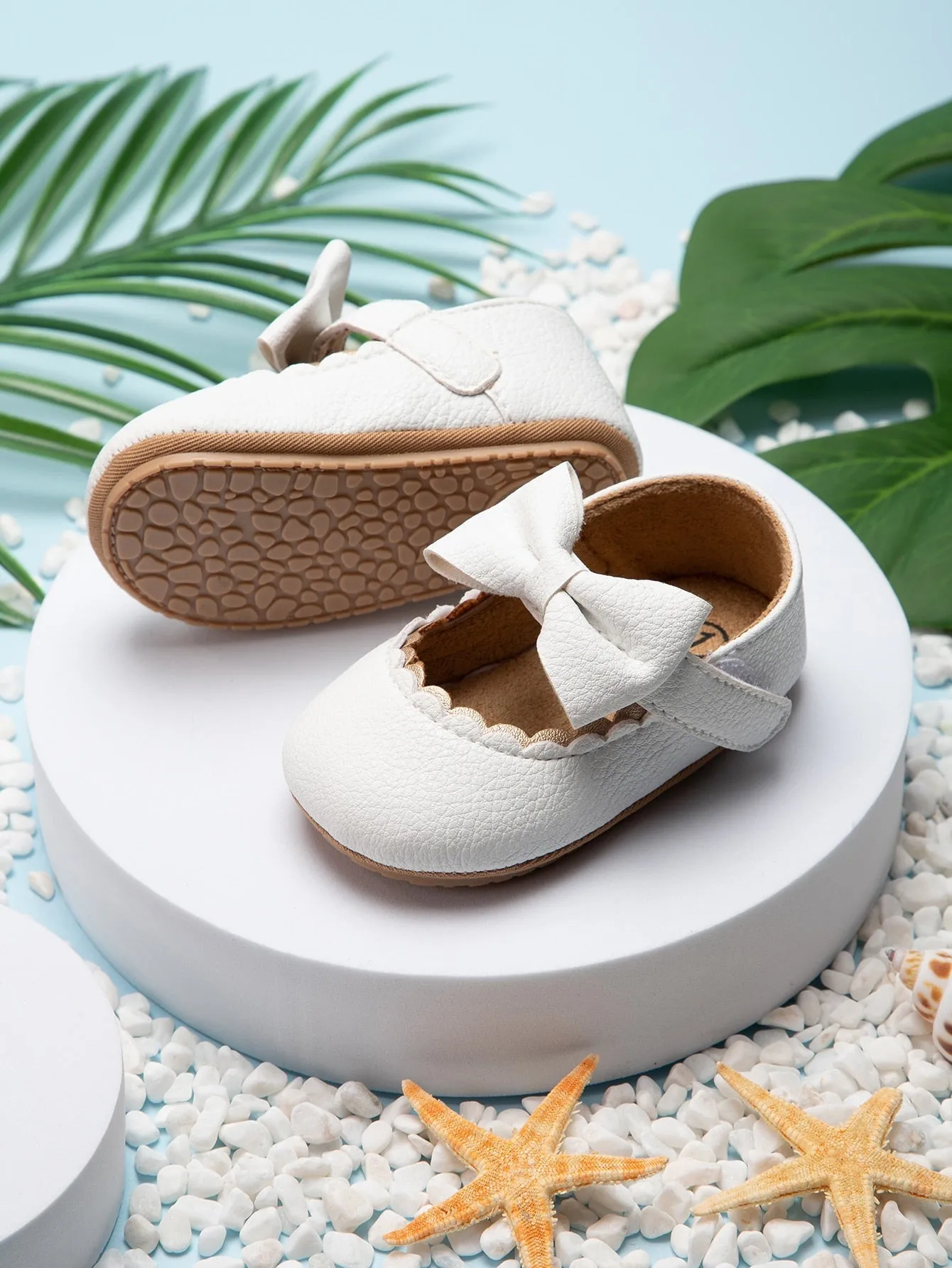 Baby Bow Decor Scallop Detail Mary Janes- FD