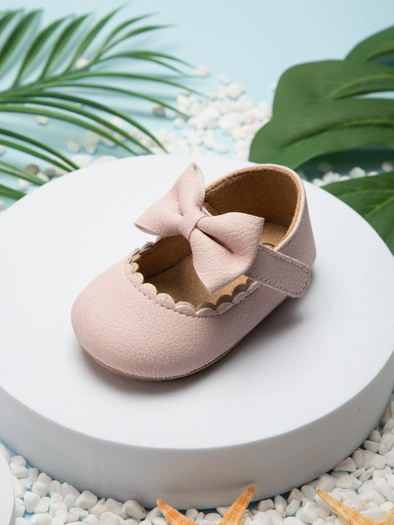 Baby Bow Decor Scallop Detail Mary Janes- FD