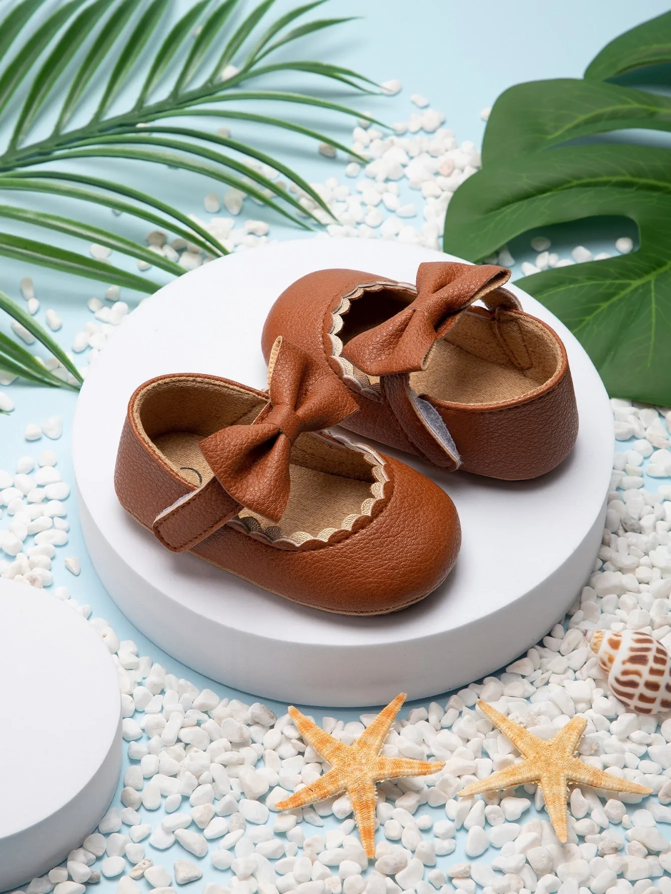 Baby Bow Decor Scallop Detail Mary Janes- FD