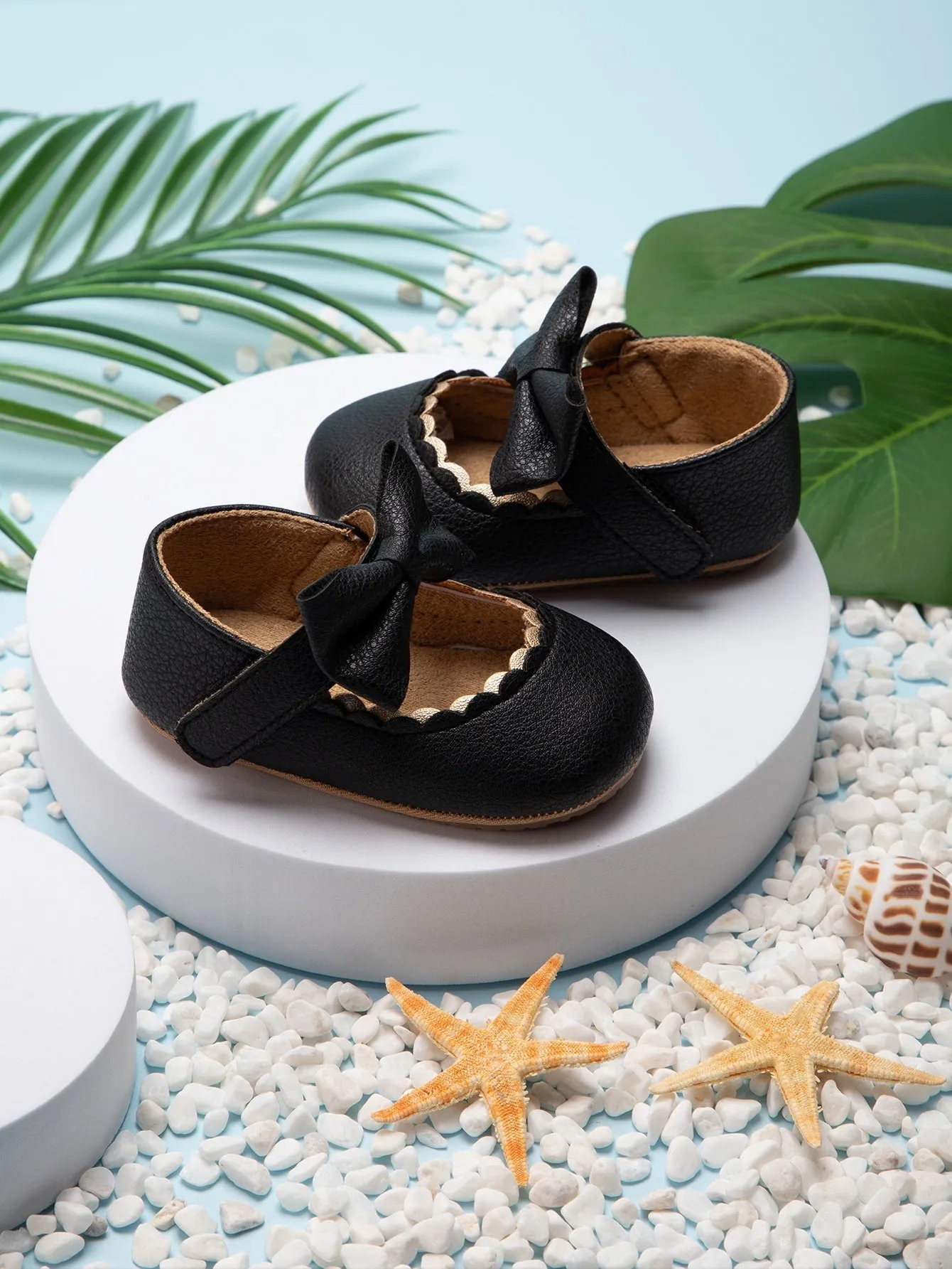 Baby Bow Decor Scallop Detail Mary Janes- FD
