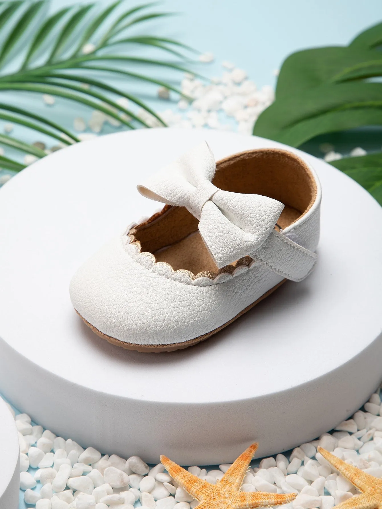 Baby Bow Decor Scallop Detail Mary Janes- FD