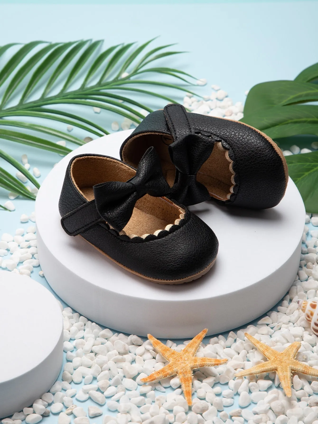 Baby Bow Decor Scallop Detail Mary Janes- FD