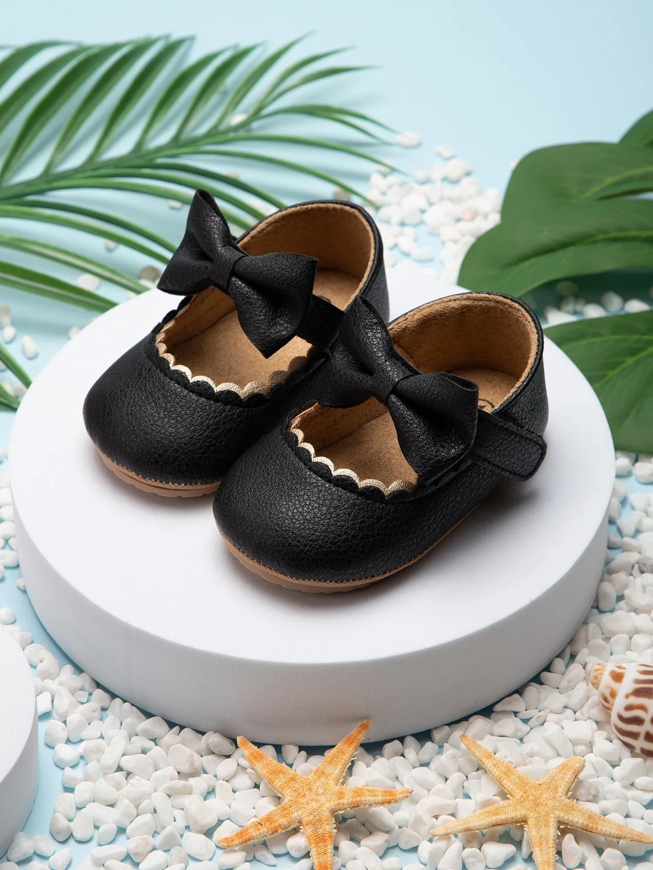 Baby Bow Decor Scallop Detail Mary Janes- FD