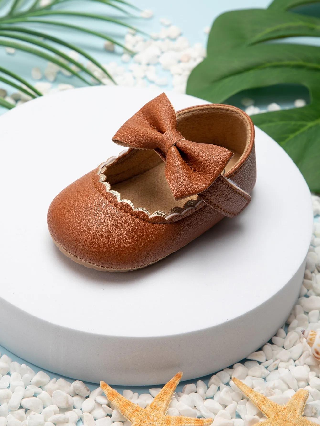 Baby Bow Decor Scallop Detail Mary Janes- FD