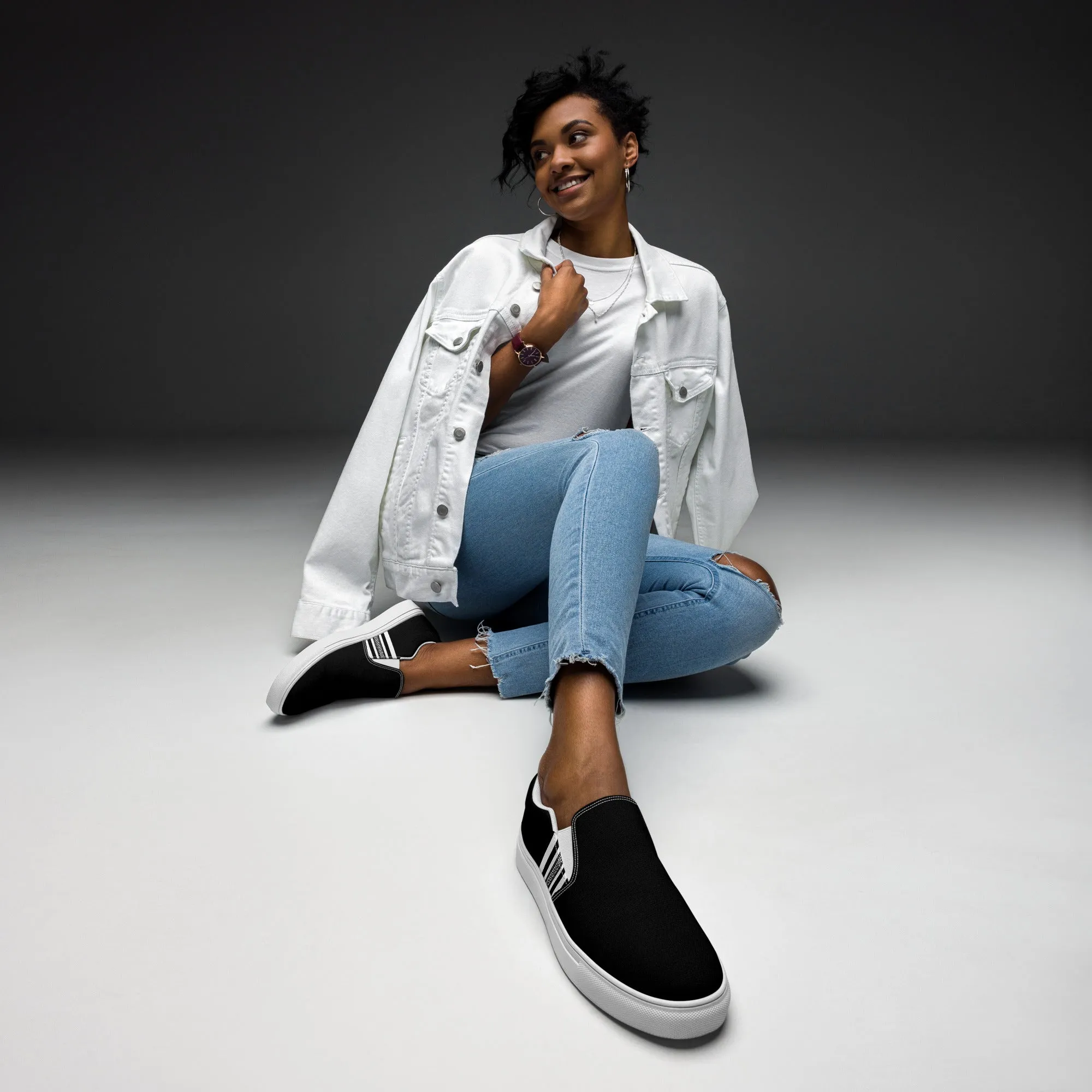 Black White Greek Key Women’s slip-on canvas shoes