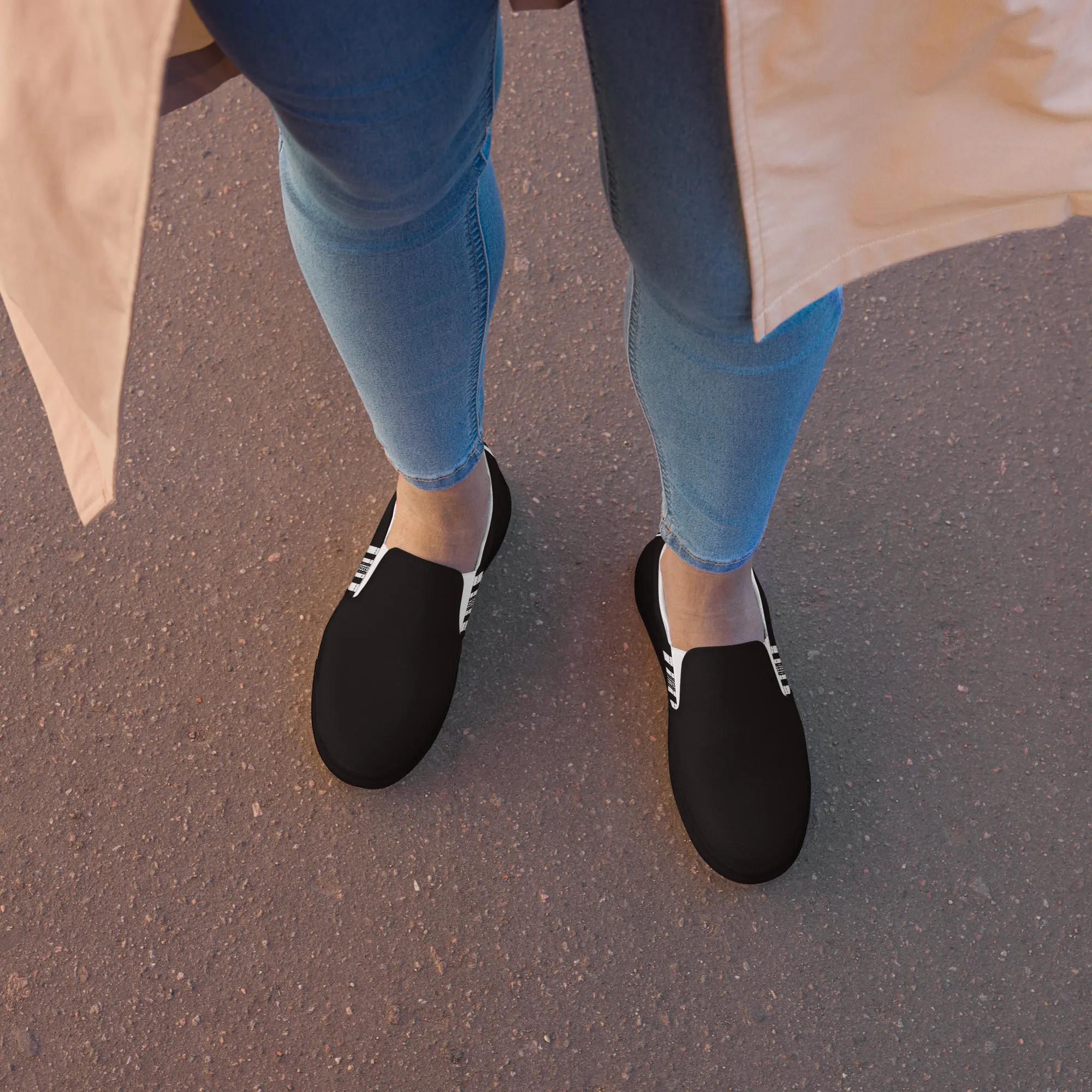 Black White Greek Key Women’s slip-on canvas shoes