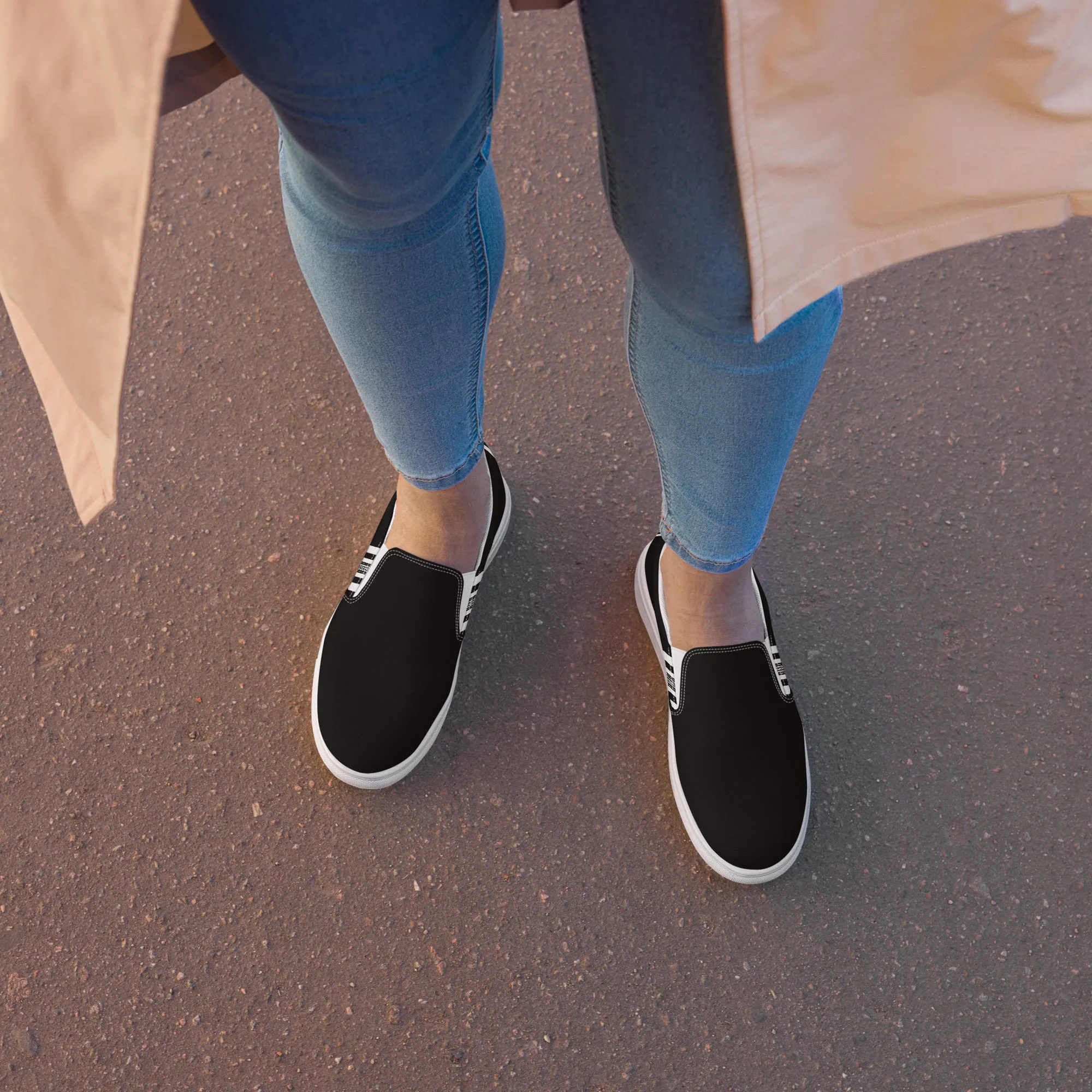 Black White Greek Key Women’s slip-on canvas shoes