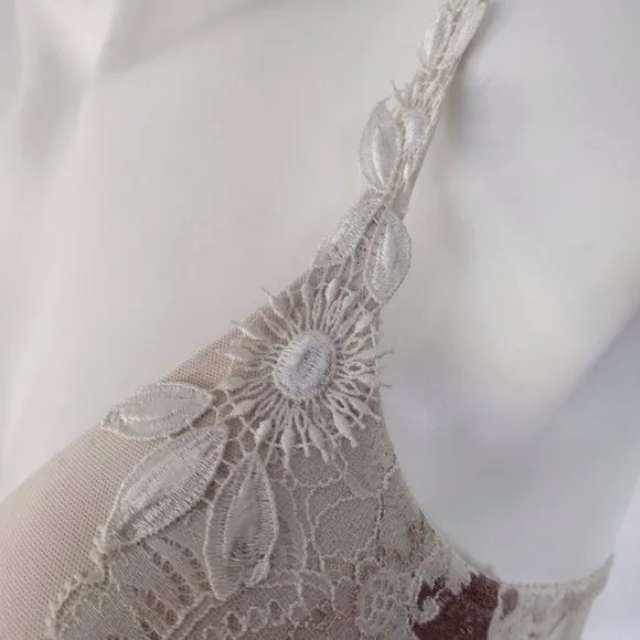 Chantelle White Plunge Underwire Lined Bra 34C