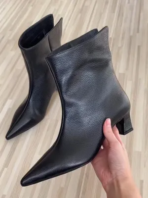 Classic All-match Pointed Toe Ankle Boots