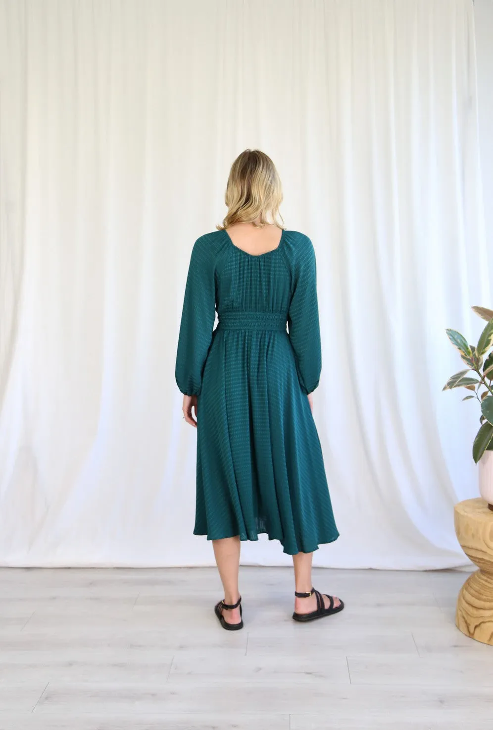 Emerald Green 3D fabric Evening Style Midi Dress