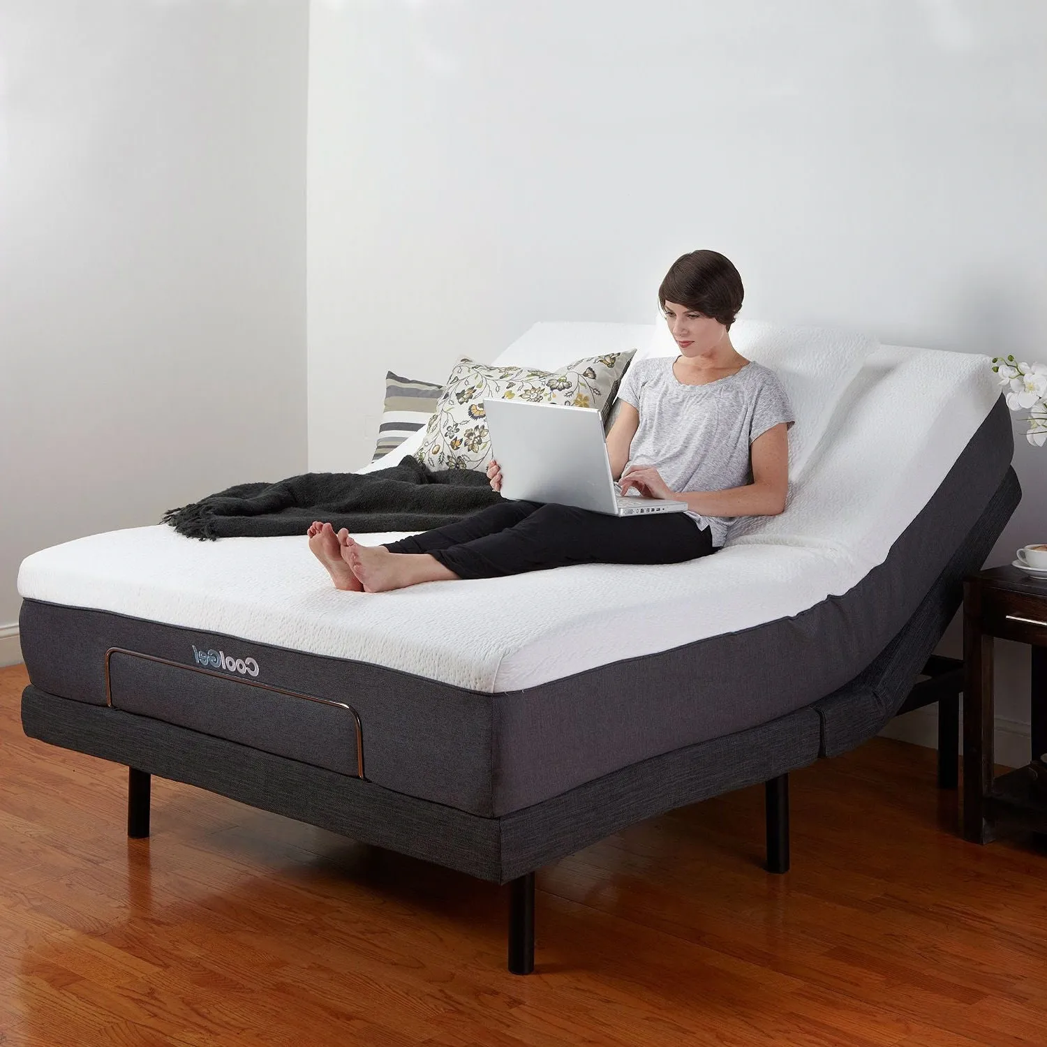 Full-size Adjustable Bed Base with Wireless Remote Massage and USB Port