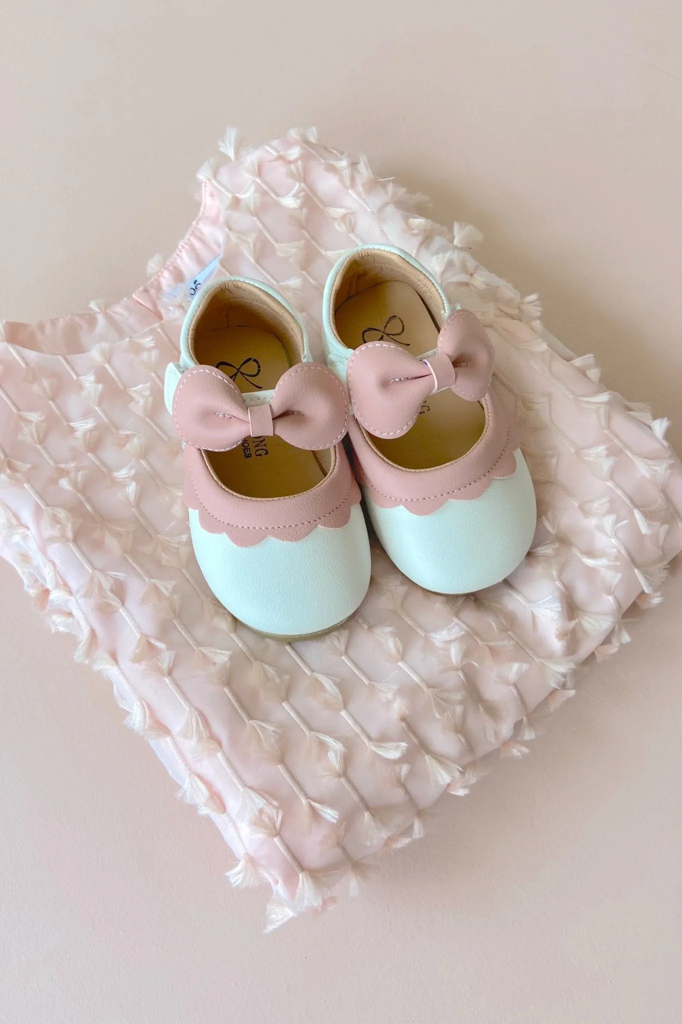 Mary Janes - White/Pink