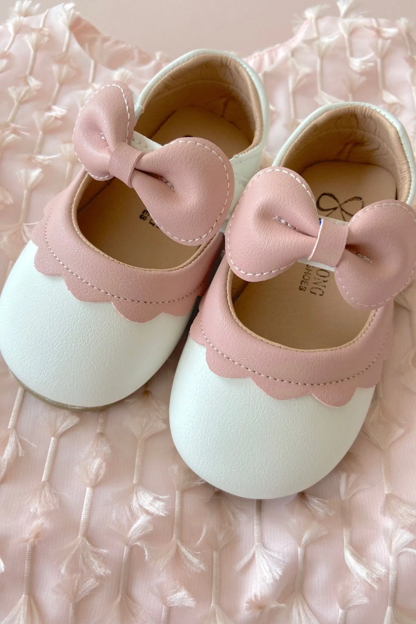 Mary Janes - White/Pink