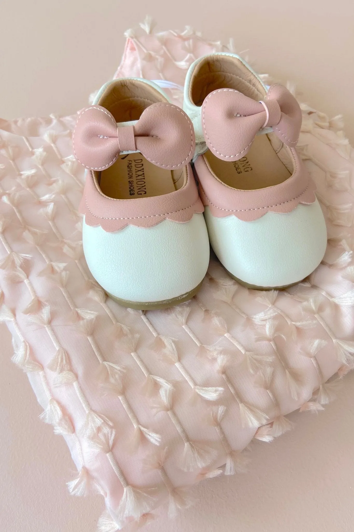 Mary Janes - White/Pink