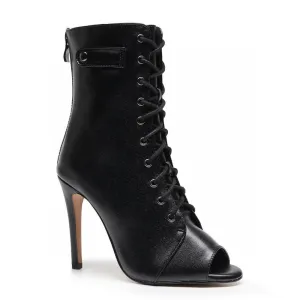 Moment - Black Vegan Leather - Rubber Sole