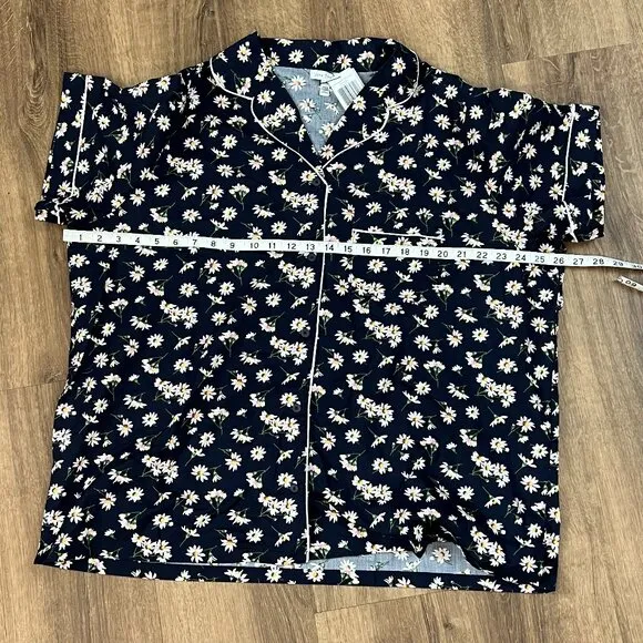 NEW Vera Bradley Short-Sleeved Pajama Set in Navy Daisy Floral
