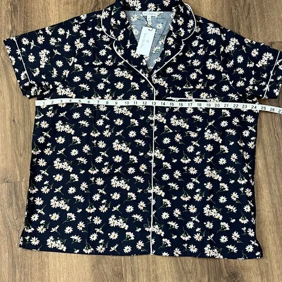 NEW Vera Bradley Short-Sleeved Pajama Set in Navy Daisy Floral