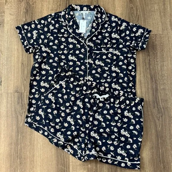NEW Vera Bradley Short-Sleeved Pajama Set in Navy Daisy Floral