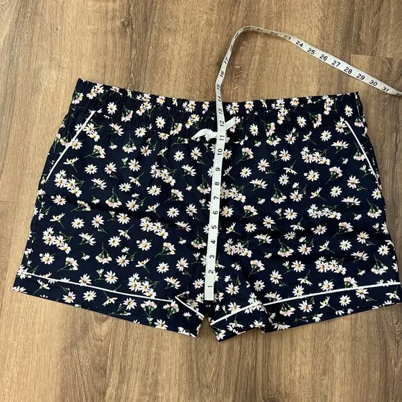 NEW Vera Bradley Short-Sleeved Pajama Set in Navy Daisy Floral