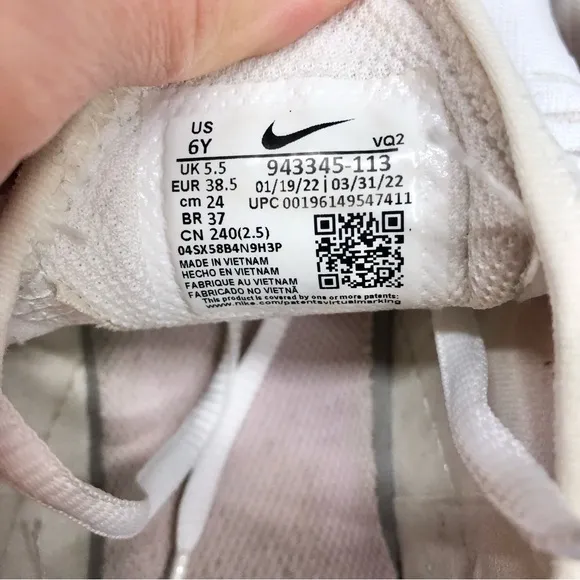 Nike air max 270 sneaker athletic running shoe white pink foam honeydew fashion