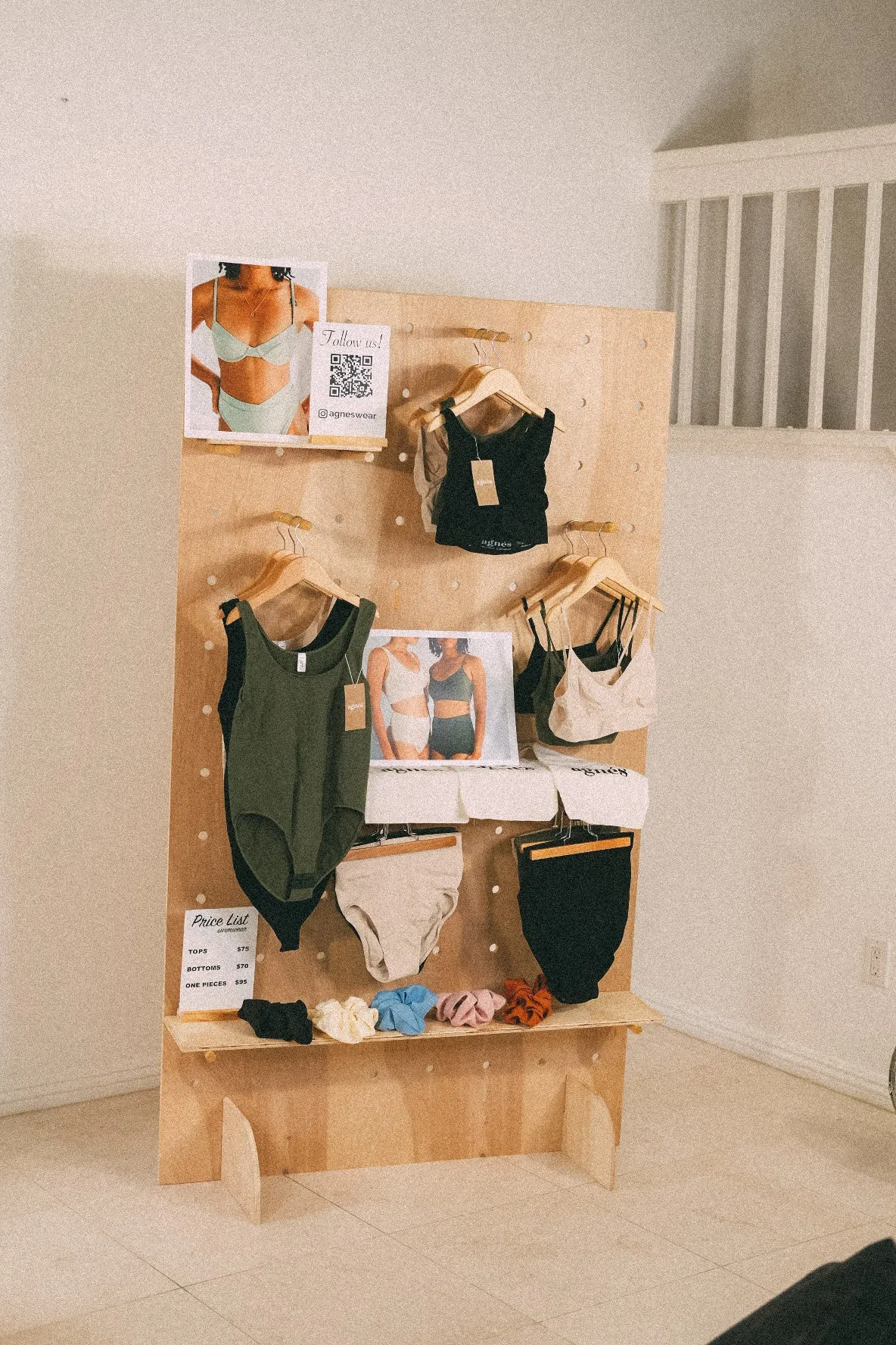 Portable display Pegboard PB-1