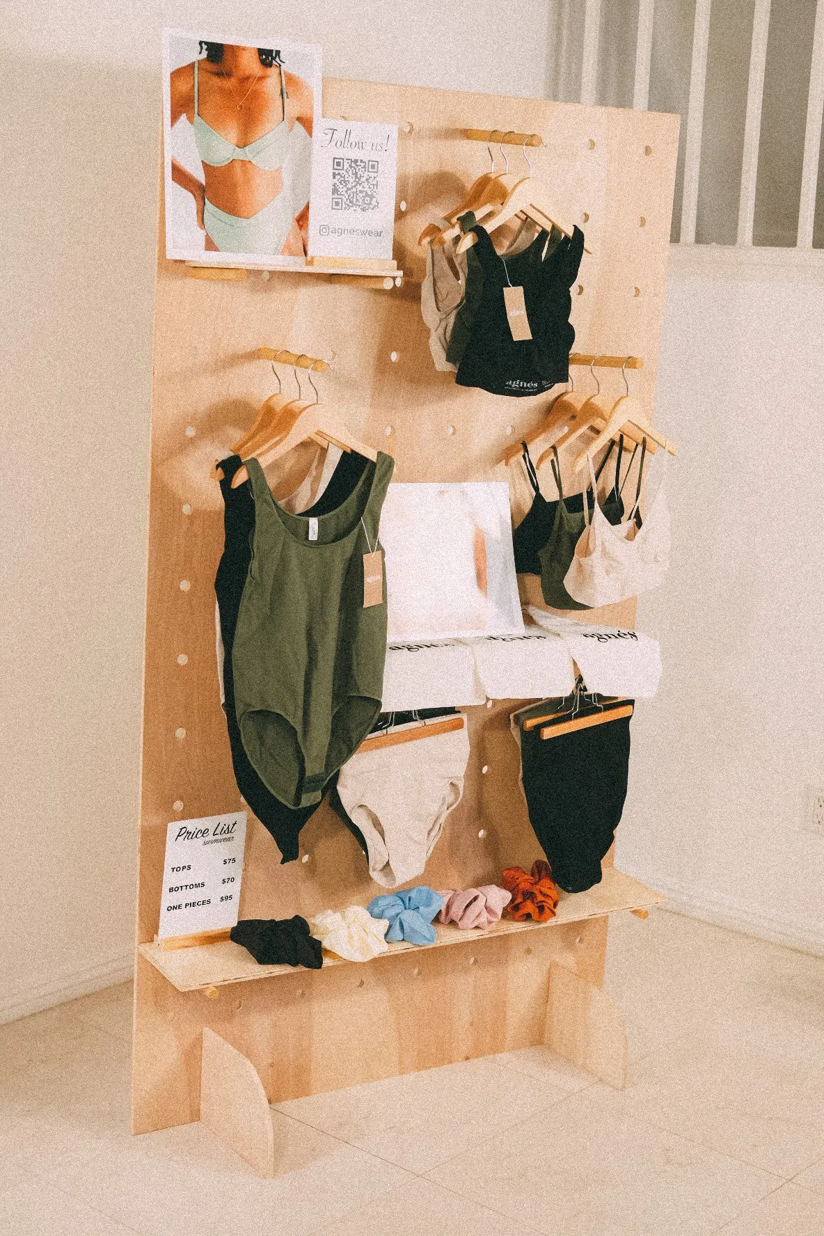 Portable display Pegboard PB-1