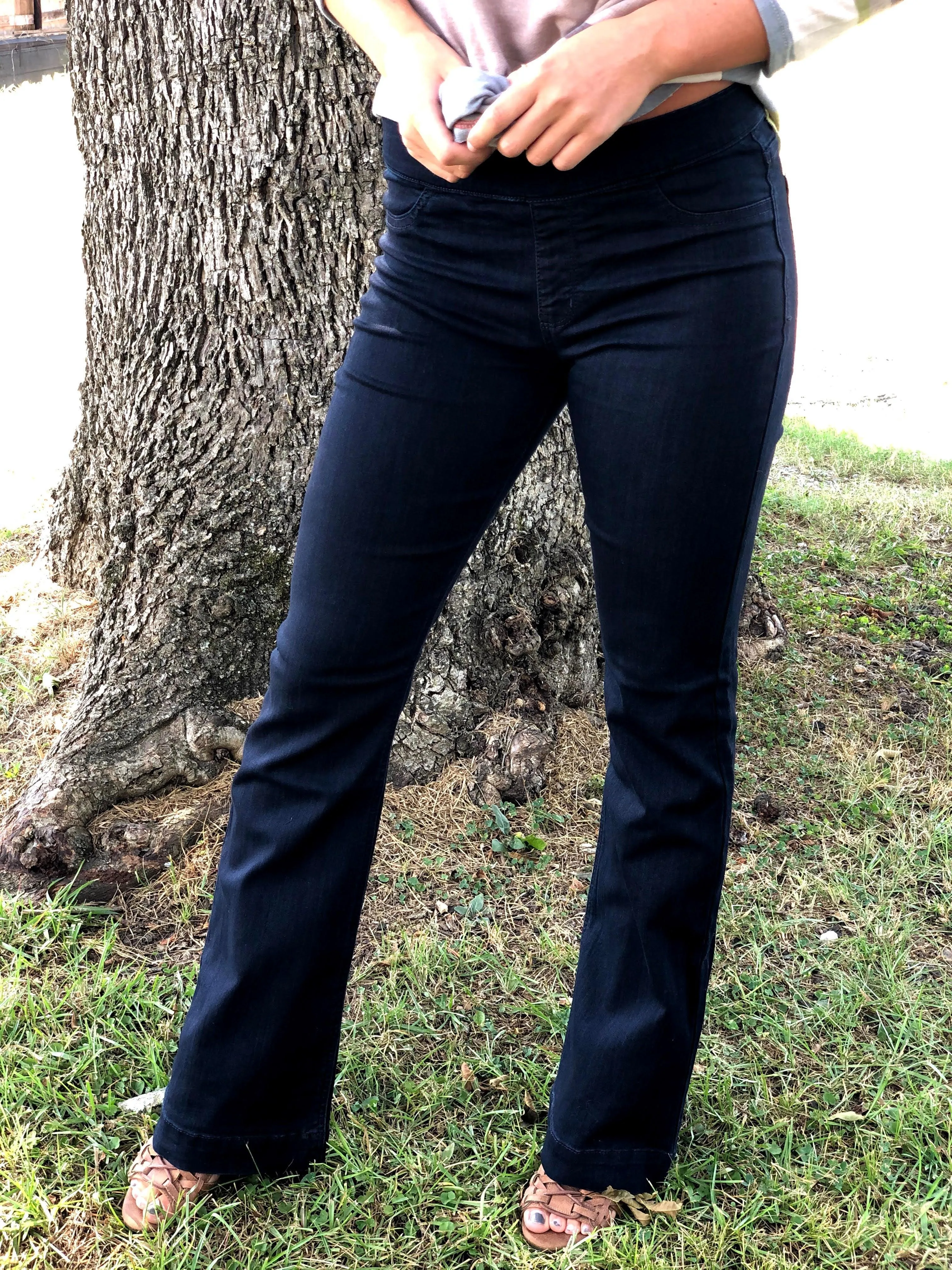 Pull On Super Dark Wash Flares -33"