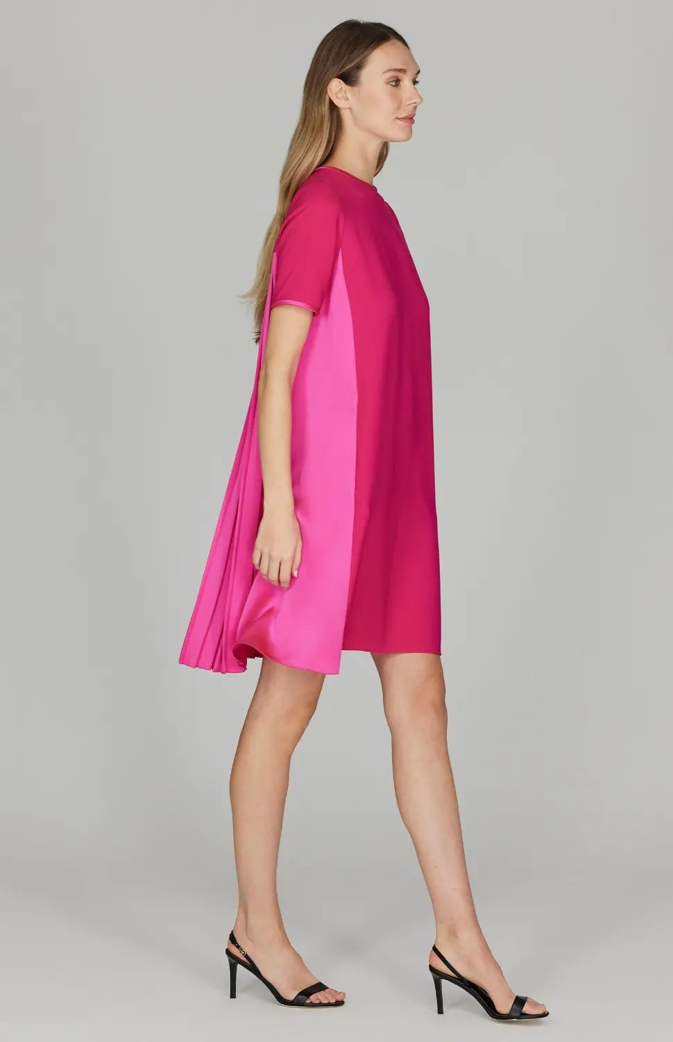 Short Sleeve Pleat Back Dress