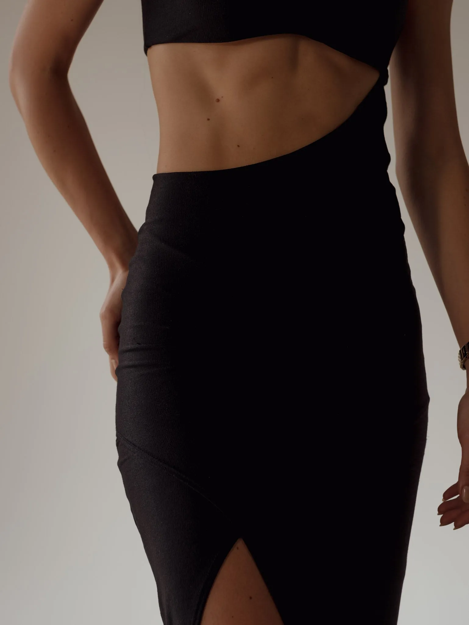 SIDE DRESS - SHINY BLACK