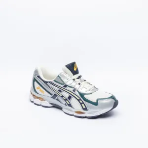 Sneaker running Asics NYC 2055 in tessuto bianco e pelle verde e blu