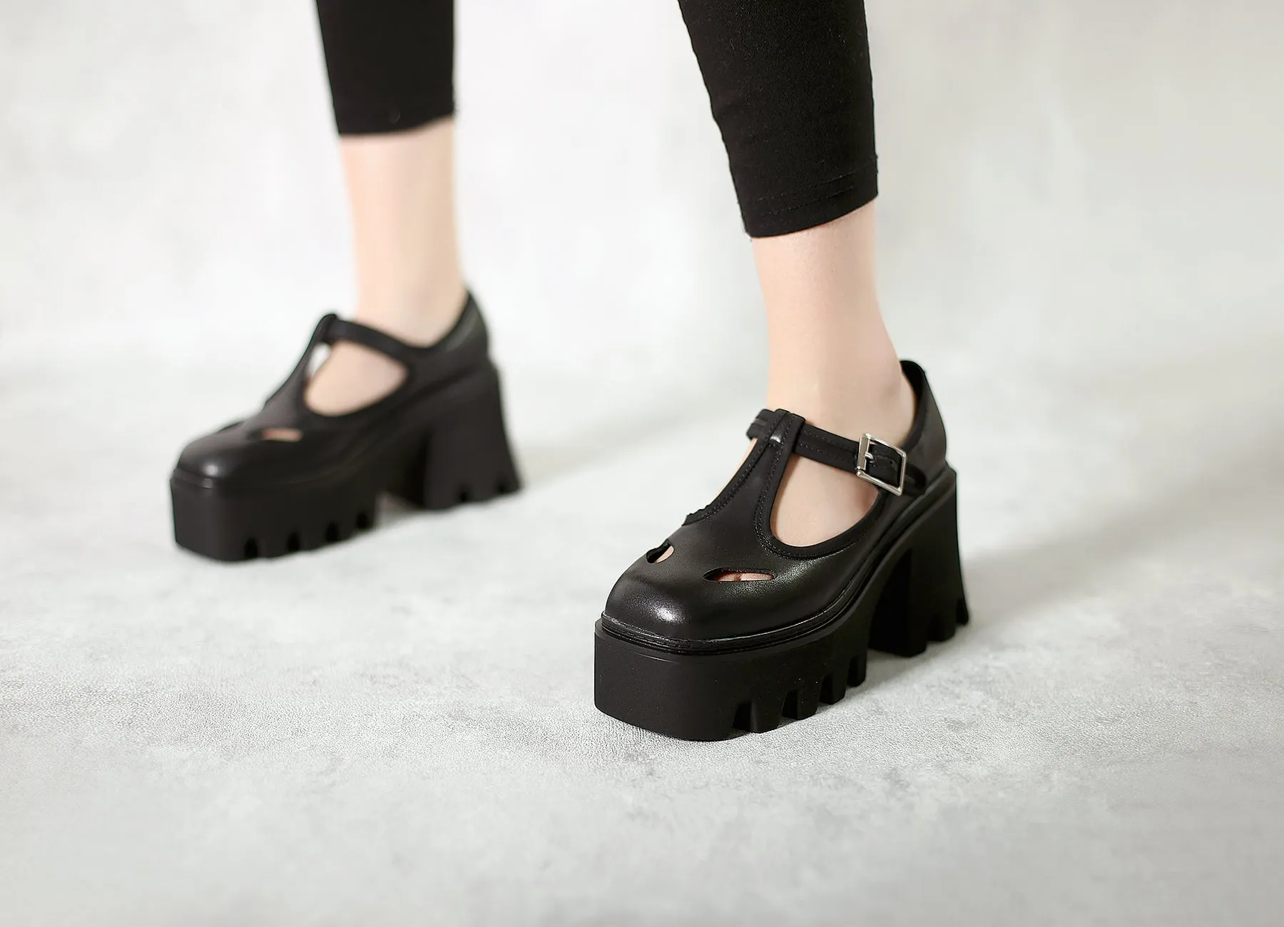T-Strap Signature Chunky Heel Mary Jane - Black