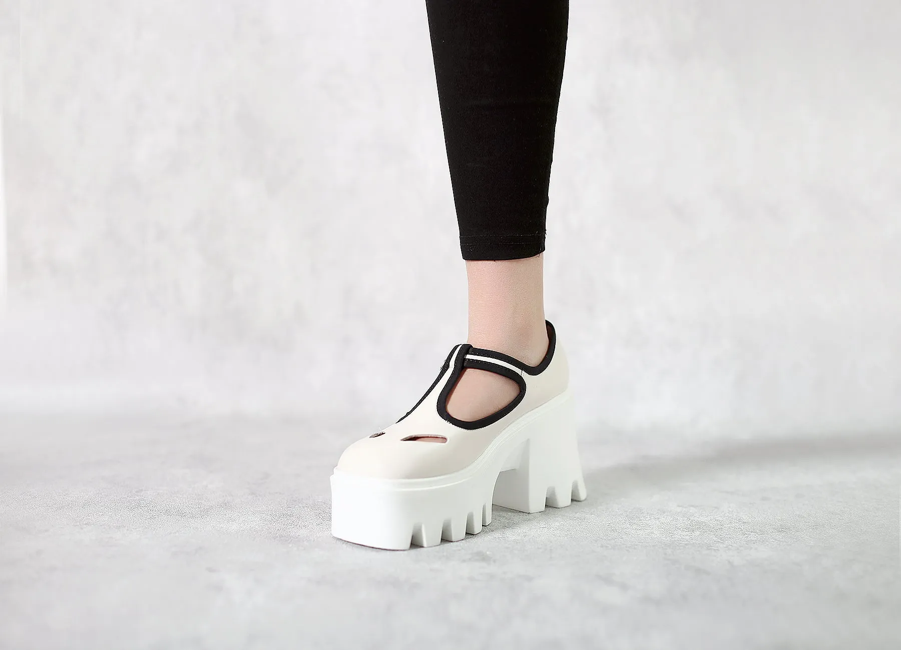 T-Strap Signature Chunky Heel Mary Jane - Cream