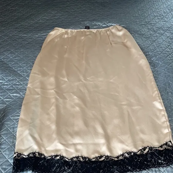 Victoria's Secret L Side-button Lace Trim Slip Skirt  Satin NWT