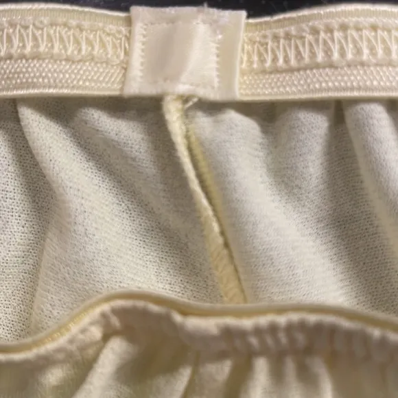 Vintage 50s Van Raalte lace half slip yellow nylon made in USA women’s size S